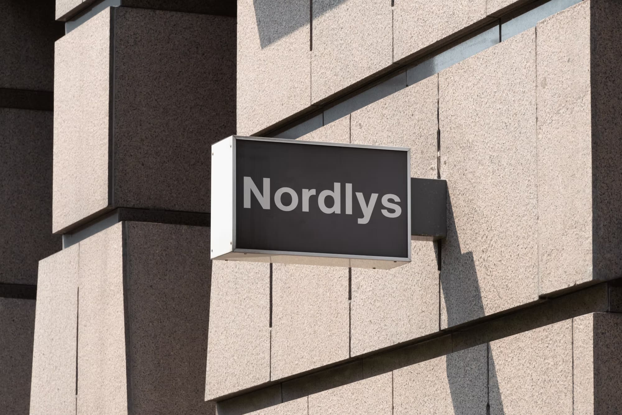 Een uithangbord met het logo van Nordlys