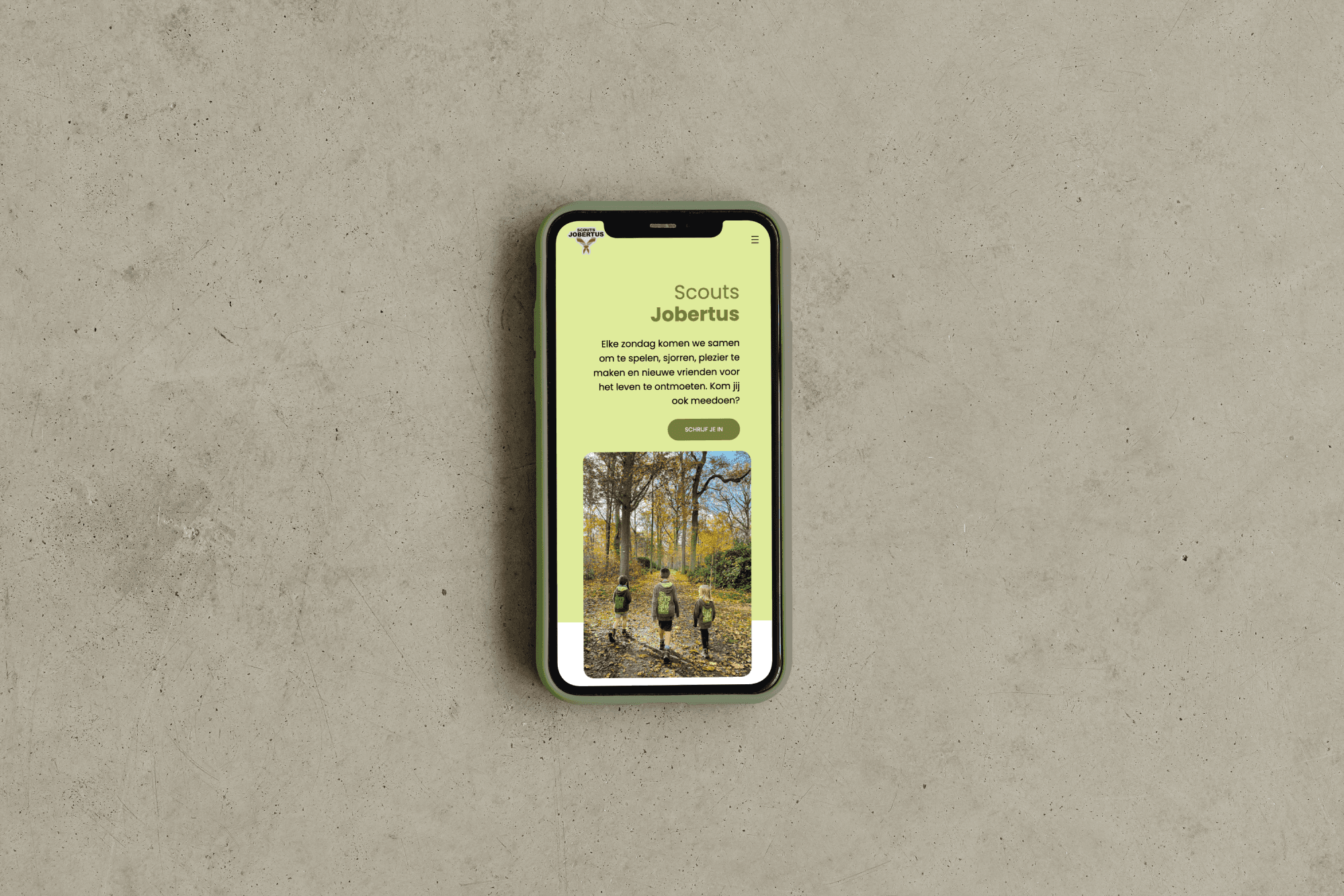 Een smartphone waarop de Nordlys-website te zien is